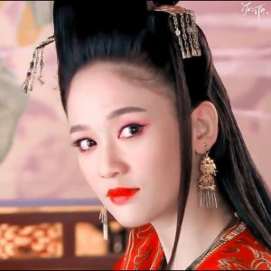 ​《笑傲江湖》陈乔恩版东方不败：美强惨与狠辣无情的完美结合