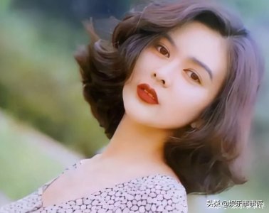 ​关之琳高尔夫旧闻重提，香港娱记揭露真相：刘銮雄不打高尔夫球