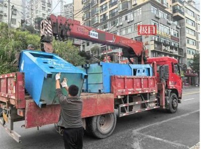 ​是“公益”还是“生意”？违规设置的旧衣物回收箱清理了