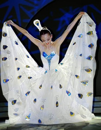 杨丽萍魅力依旧，演绎舞者人生不老传奇