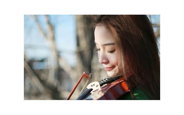 如何和女生聊天避免尬聊(与女生聊天怎么有效避免尬聊)