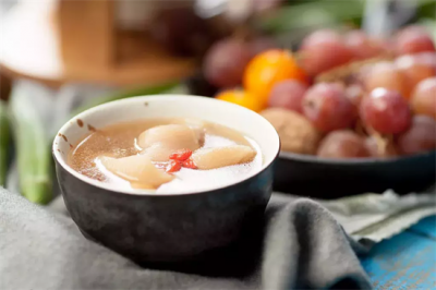 ​鸽子汤的功效与作用（增加皮肤弹性 改善血液循环）