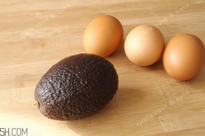 ​牛油果和鸡蛋能一起吃吗？牛油果和鸡蛋的做法有哪些？