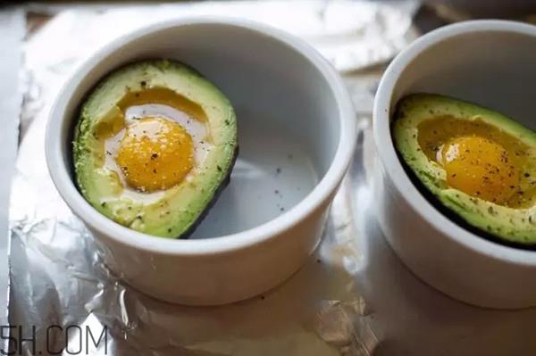 牛油果和鸡蛋能一起吃吗?牛油果和鸡蛋的做法有哪些? 牛油果和鸡蛋能一起吃吗?牛油果和鸡蛋的做法有哪些?