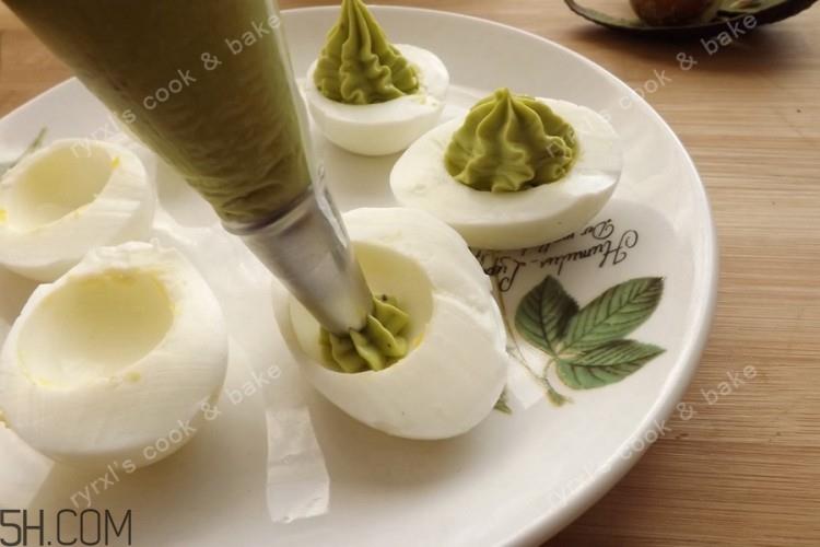 牛油果和鸡蛋能一起吃吗?牛油果和鸡蛋的做法有哪些? 牛油果和鸡蛋能一起吃吗?牛油果和鸡蛋的做法有哪些?