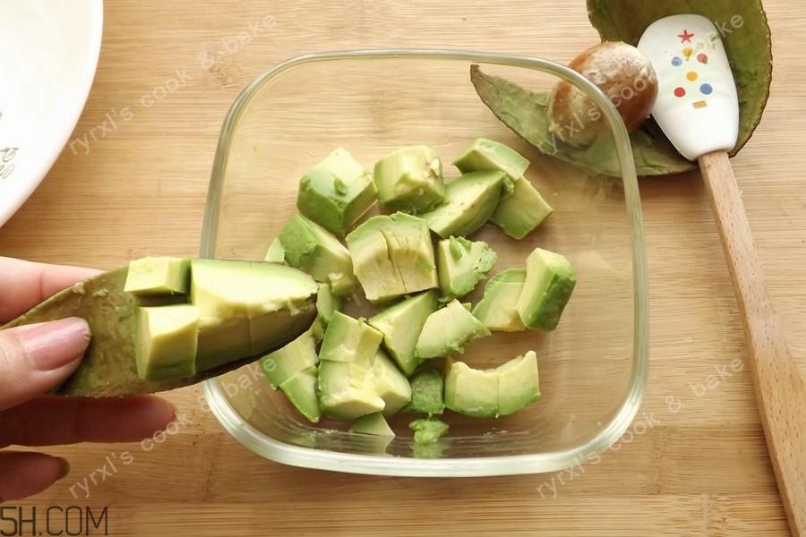 牛油果和鸡蛋能一起吃吗?牛油果和鸡蛋的做法有哪些? 牛油果和鸡蛋能一起吃吗?牛油果和鸡蛋的做法有哪些?