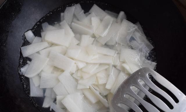 白萝卜煮多久熟透