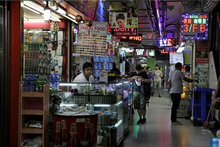 为什么“重庆大厦”曾让香港人“望而却步”,并且臭名昭著,都是