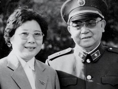 ​1992年谭友林访朝结束准备回国，金日成下令：该次航班延迟起飞