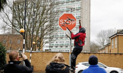 ​STOP！班克斯最新涂鸦惊现伦敦，却被神秘人拆除