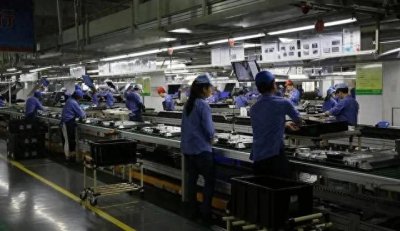 ​好多工厂都是12小时两班倒的工作，你根本没得选择，不干就得挨饿