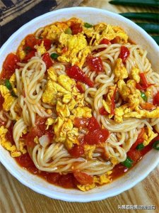 ​面条的8种家常做法，超简单，学会自己在家做、再不用清水煮面