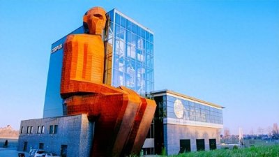 ​荷兰“重口味”博物馆，内部人体结构逼真，女游客不敢看