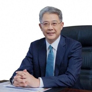 ​光大集团前董事长李晓鹏的双面人生：从光环加身到身陷囹圄