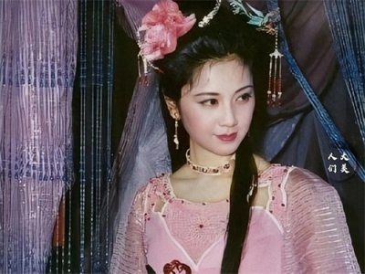 ​怎诉这胸中语万千，西游记插曲《相见难别亦难》。