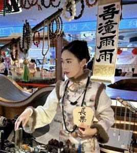 ​济南研一女生摆摊记：13天如何变成小富婆？