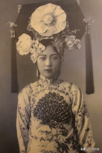 一组孟小冬老照片带你一睹芳容：长相漂亮有气质，堪称国色天香